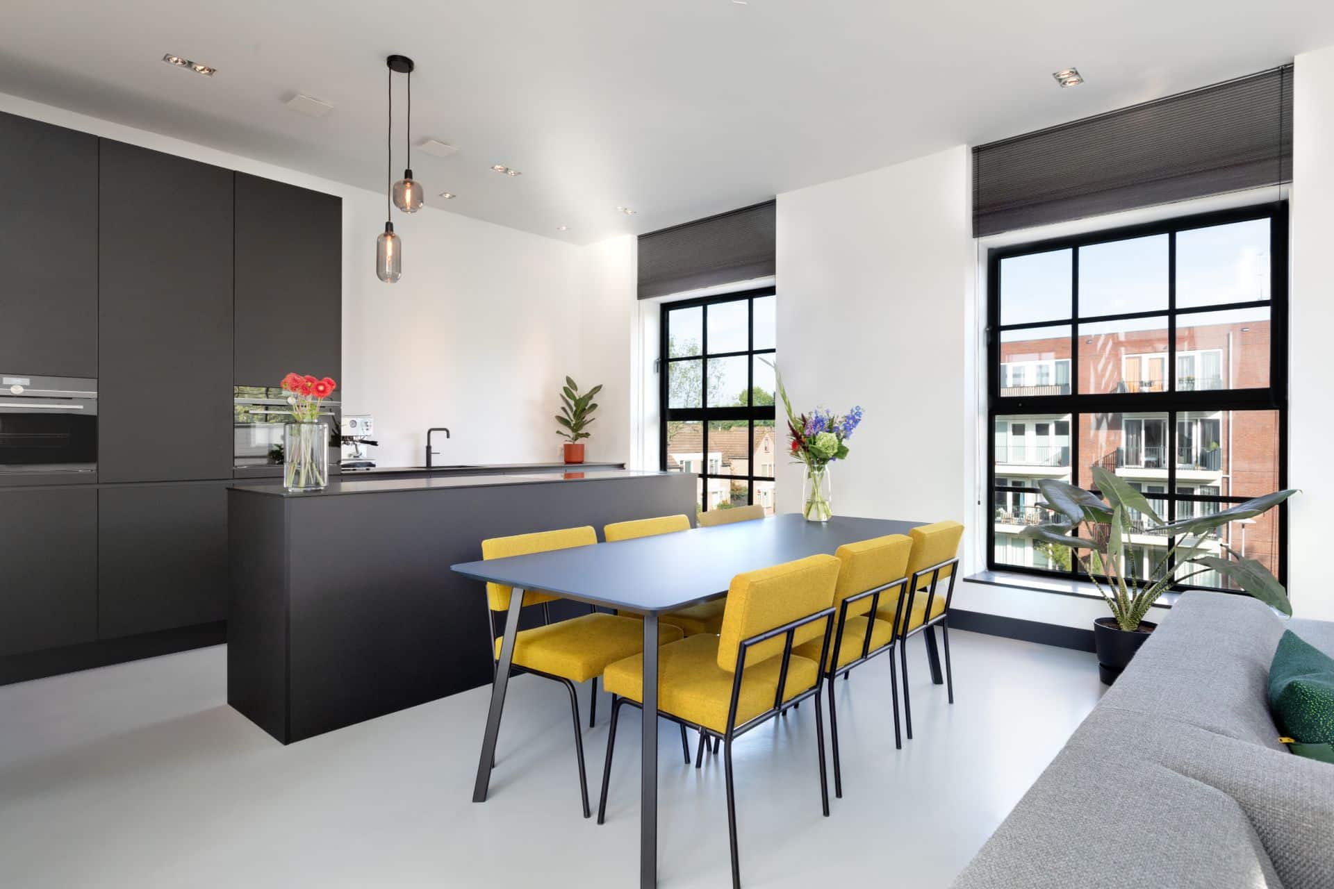 Moderne, minimalistische zwarte keuken | Utrecht