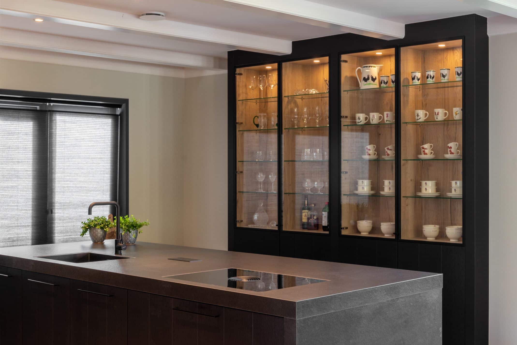 Tips: wel of niet kiezen voor een kastenwand tot het plafond in een keuken?