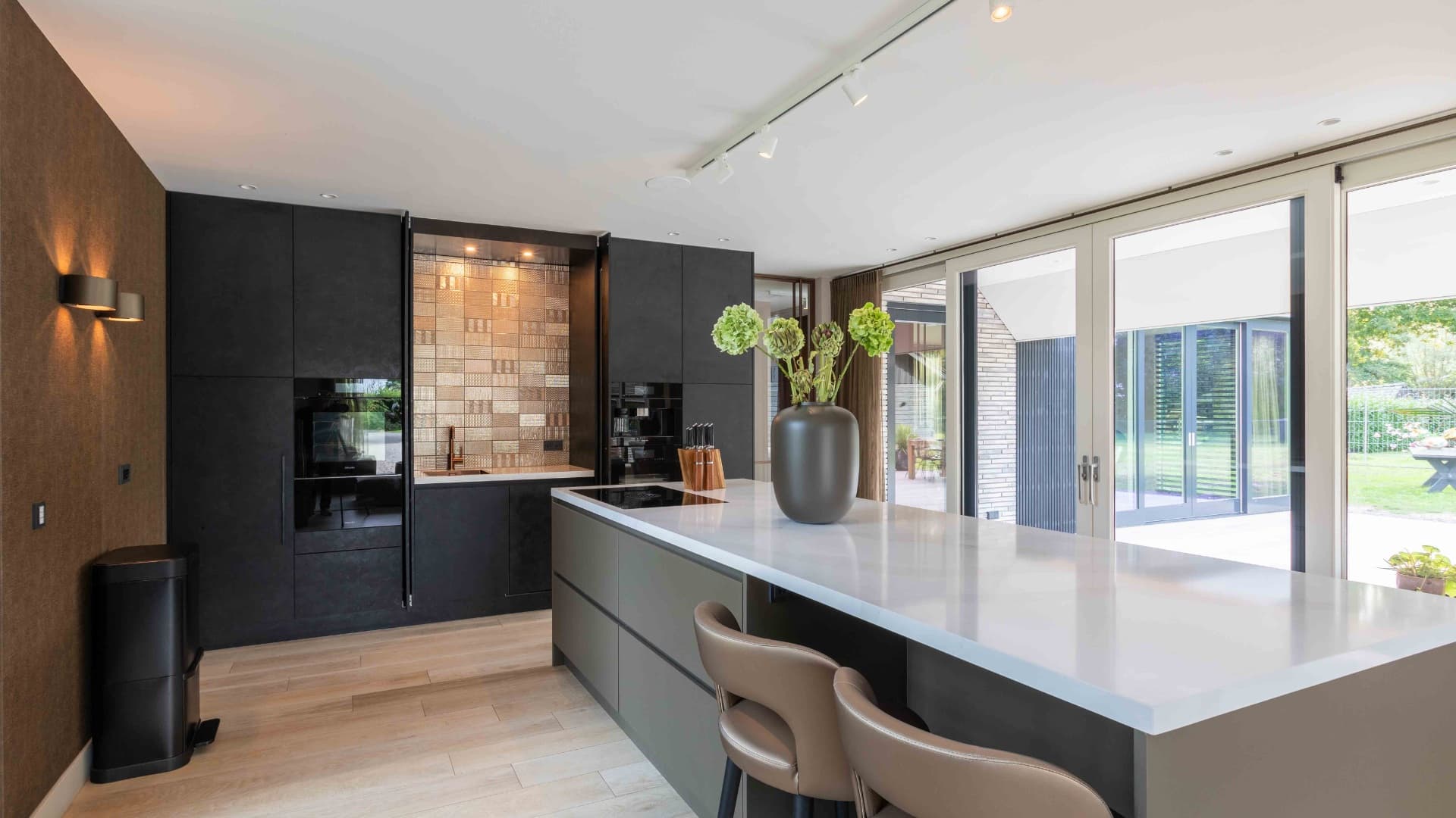 Bezoek de Van Ginkel keukens showroom in Barneveld voor meer inspiratie en vindt uw luxe keuken op maat